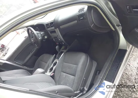 2011 Ford Fusion Se from USA, damaged, VIN 3FAHP0HA5BR137293